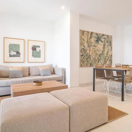 Nice In With Wifi, Outdoor Swimming Pool And Swimming Pool Apartman