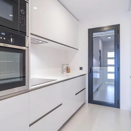 Nice In With Wifi, Outdoor Swimming Pool And Swimming Pool Apartman