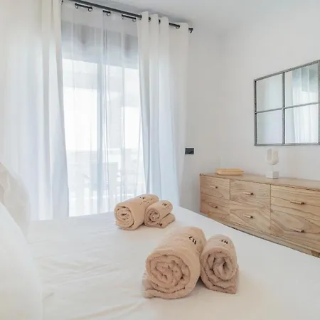 Nice In With Wifi, Outdoor Swimming Pool And Swimming Pool Апартаменти