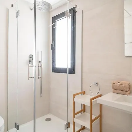 Apartman Nice In With Wifi, Outdoor Swimming Pool And Swimming Pool *